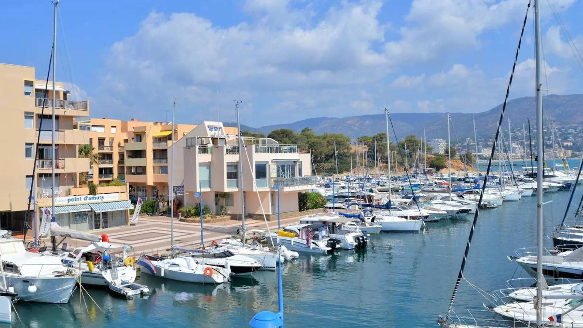 Appartement 2P 4 Couchages Avec Balcon Et Garage - Proche Plage Et Commerces - Fr-1-251-520 Bormes-les-Mimosas